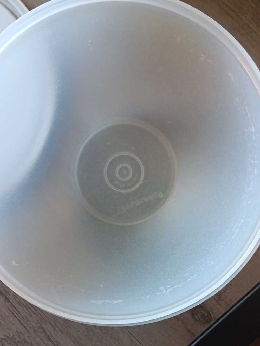 2 Vintage Tupperware Containers - Picture 4 of 4